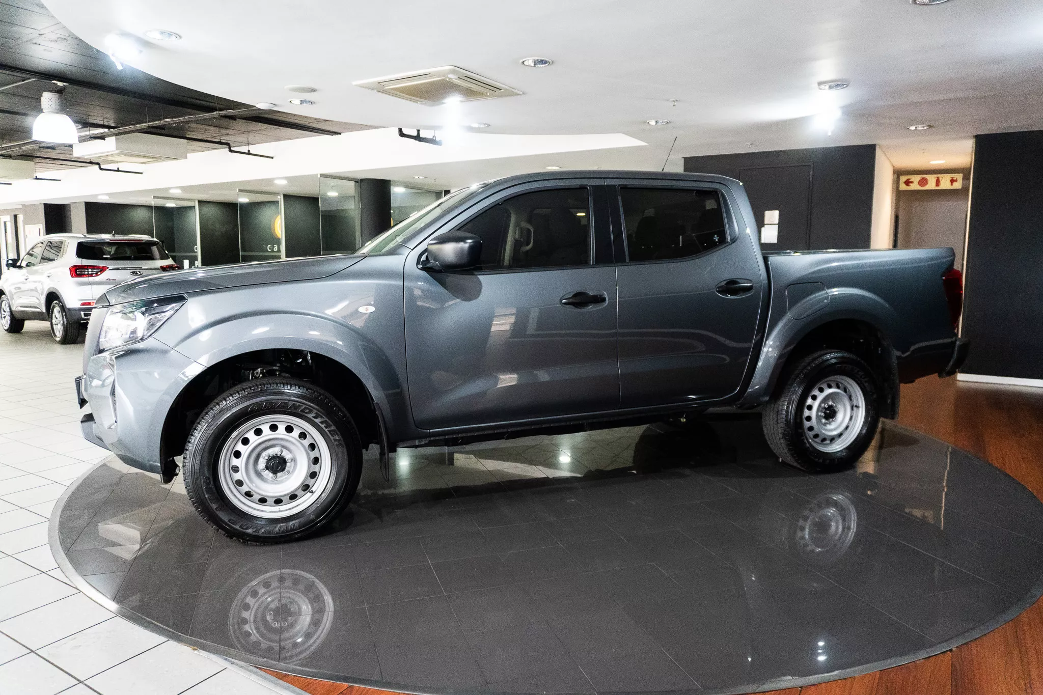 Vehicle Image for 3/3for Nissan Navara 2.5DDTi double cab SE auto (automatic | diesel)