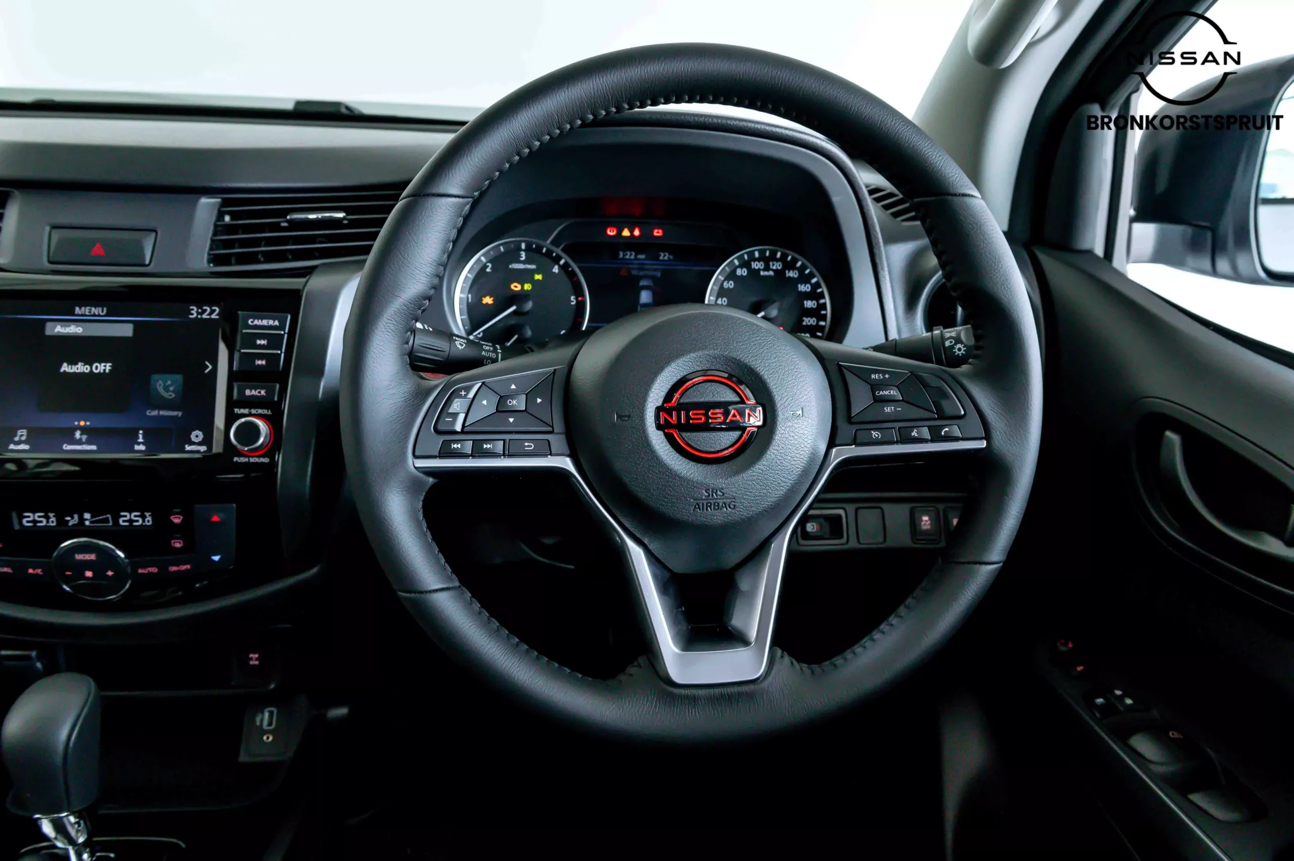 Vehicle Image for 3/3for Nissan Navara 2.5DDTi double cab PRO-2X (automatic | diesel)